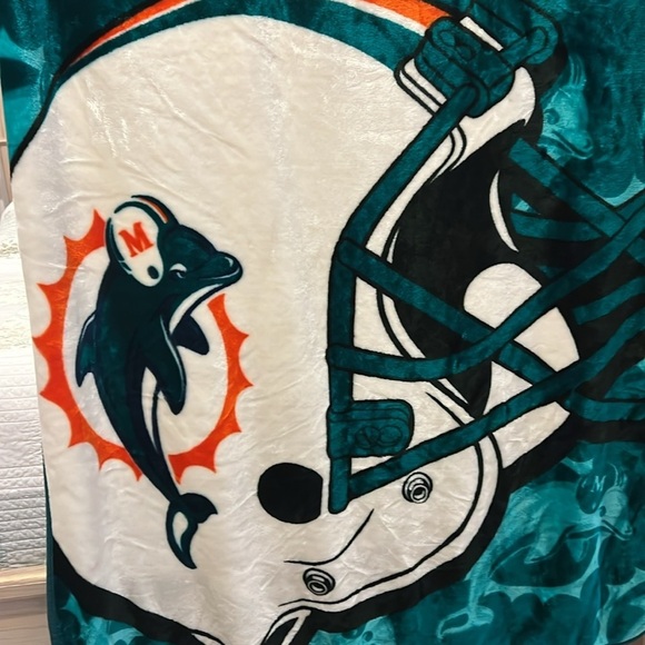 Miami Dolphins NFL fleece throw blanket - Picture 4 of 10